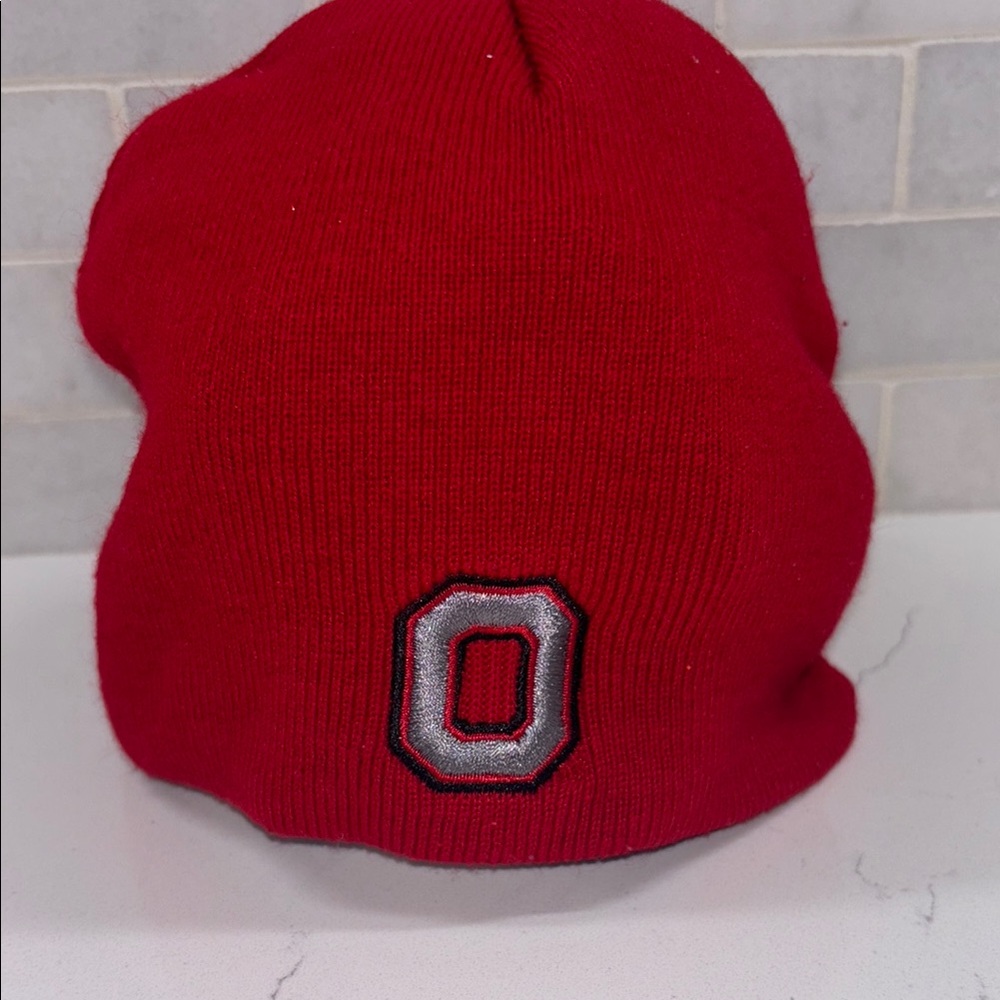 Kids’ Ohio State Winter Hat – Red - Grey Block O & Logo (Top of the World) Boys